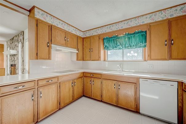Interior, Kitchen, Tile Countertops
