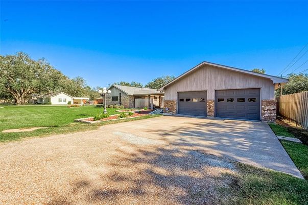 Backyard, Detached Garage, Exterior