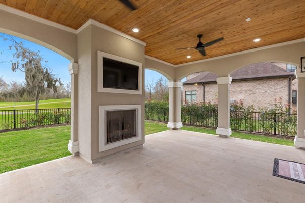 Exterior, Fireplace