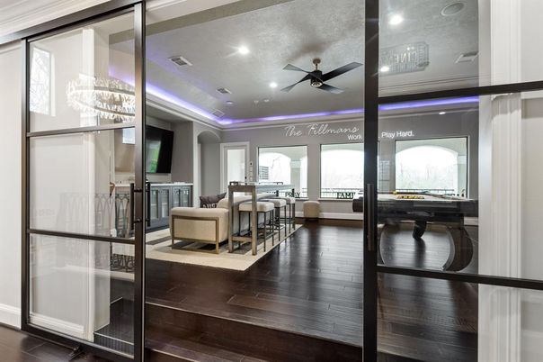 Interior, Living room, Recessed Lighting, Wood Texture Flooring