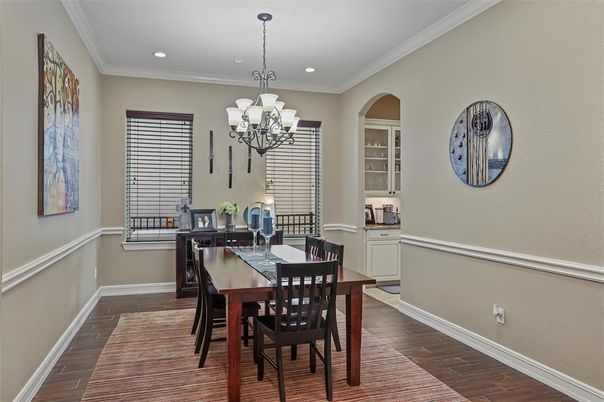 Chandelier, Dining room, Interior, Recessed Lighting, Wood Texture Flooring