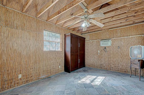 Empty room, Interior, Wooden Beams, Wooden Ceilings, Wooden Walls
