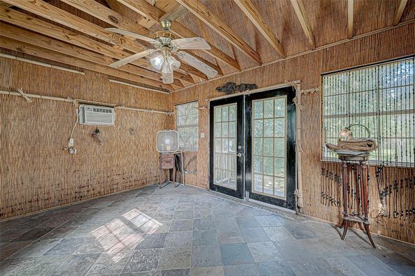 Empty room, Interior, Wooden Beams, Wooden Ceilings, Wooden Walls