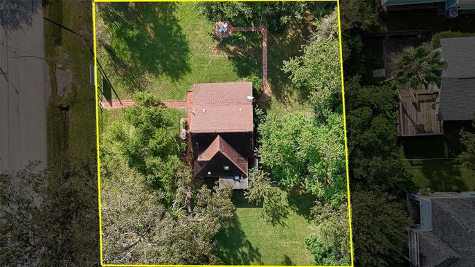 Exterior, Drone