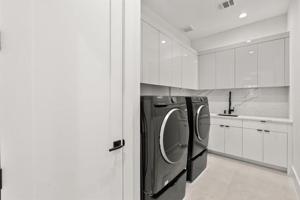 Interior, Marble Walls, Recessed Lighting, Washer