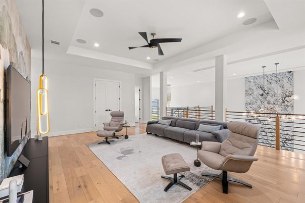 Interior, Living room, Pendant Lights, Recessed Lighting, Wood Texture Flooring