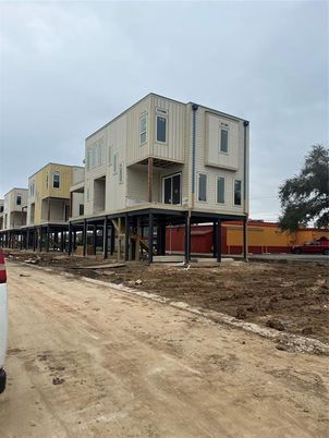 Backyard, Exterior, Facade, Rowhouse