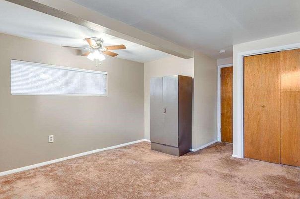 Elevator, Empty room, Interior