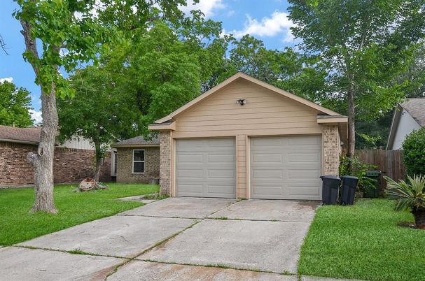 Detached Garage, Exterior