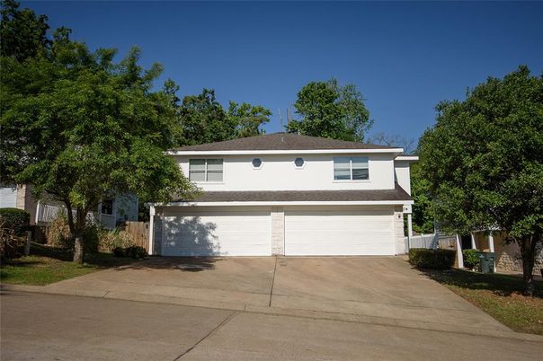 Attached, Exterior, Facade, Split Level
