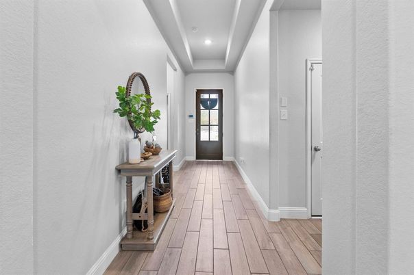 Interior, Recessed Lighting, Wood Texture Flooring