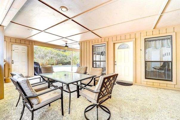 Dining room, Interior, Recessed Lighting