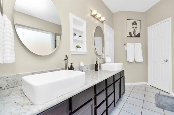 Bathroom, Dual Sink Vanities, Interior