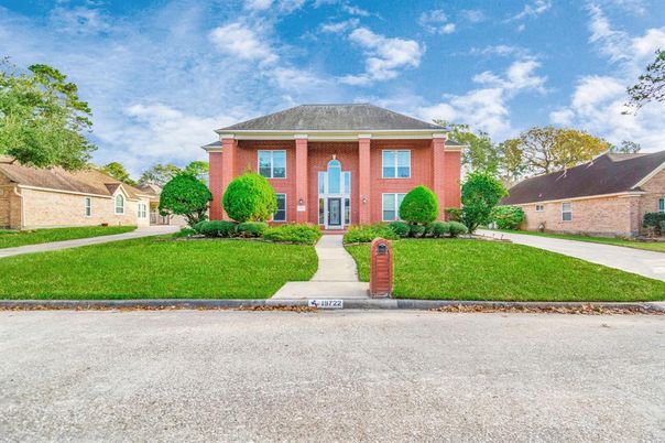 Exterior, Facade, Brick Facade, French Provincial