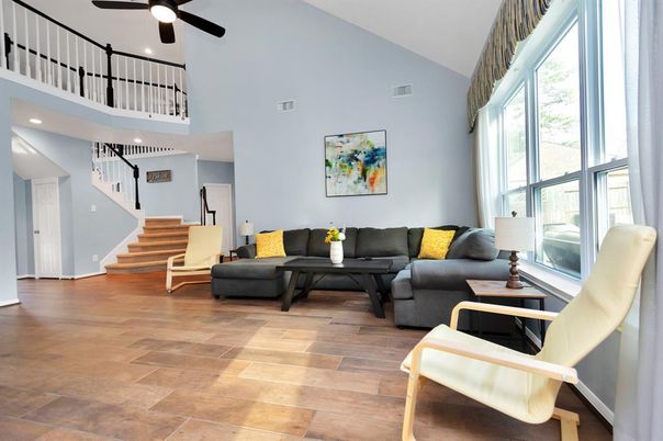 Interior, Living room, Recessed Lighting, Wood Texture Flooring