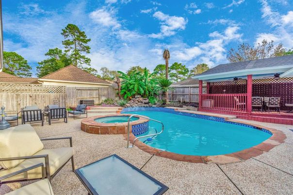 Exterior, Pool