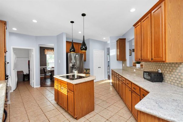 Dining room, Interior, Kitchen, Pendant Lights, Recessed Lighting, Stainless Steel Appliances
