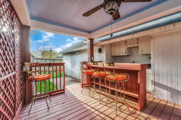 Exterior, Wood Texture Flooring