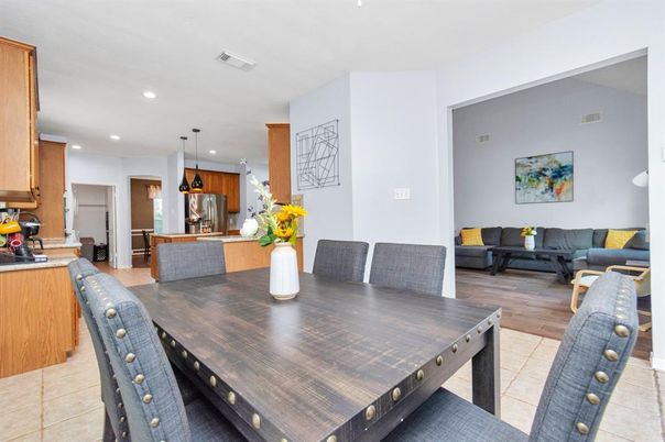 Dining room, Interior, Kitchen, Living room, Pendant Lights, Recessed Lighting, Stainless Steel Appliances