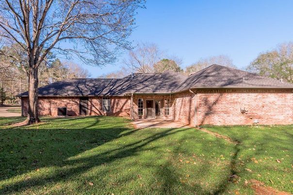 Backyard, Exterior, Facade, Brick Facade, Cape Cod
