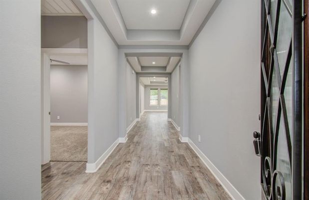 Interior, Recessed Lighting, Wood Texture Flooring