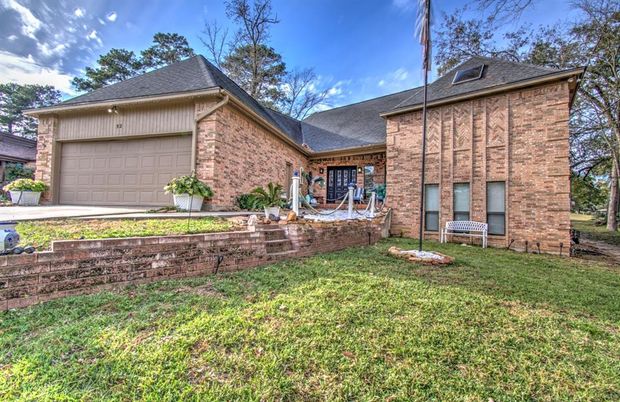 Attached, Exterior, Facade, Brick Facade, Brick Traditional