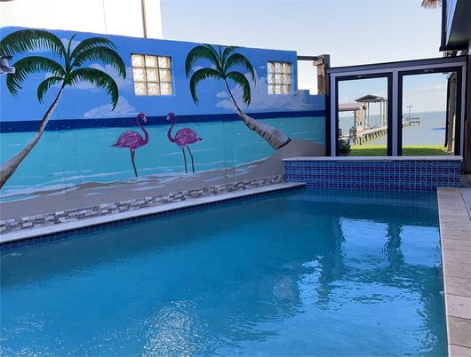 Exterior, Pool