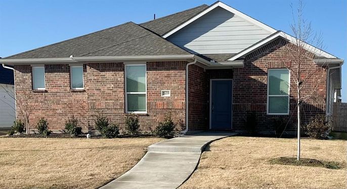 Exterior, Facade, Brick Facade, Brick Traditional