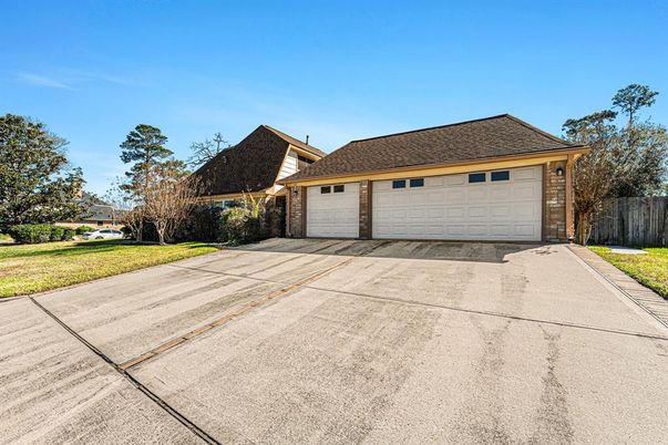 Detached Garage, Exterior