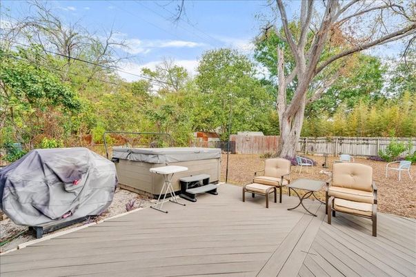 Exterior, Hot Tub