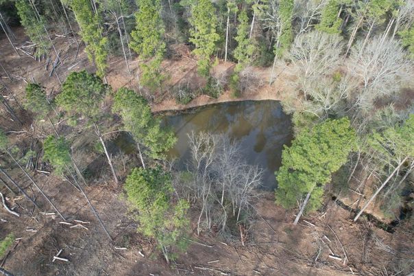 Exterior, Lake