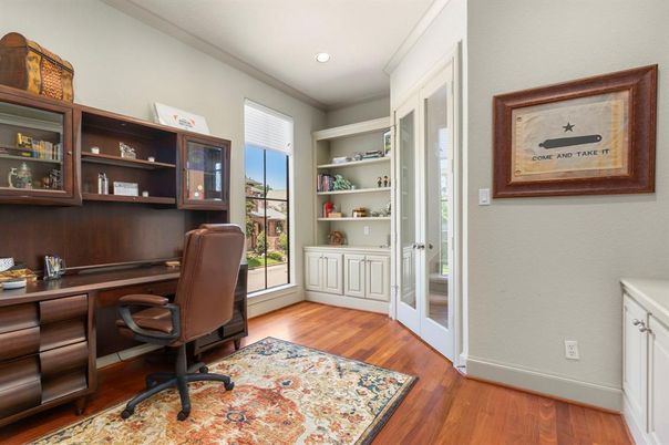 Home Office, Interior, Recessed Lighting, Wood Texture Flooring