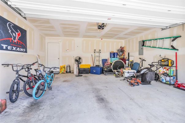 Garage, Interior