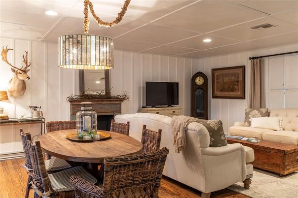 Dining room, Interior, Living room, Pendant Lights, Recessed Lighting, Wood Texture Flooring