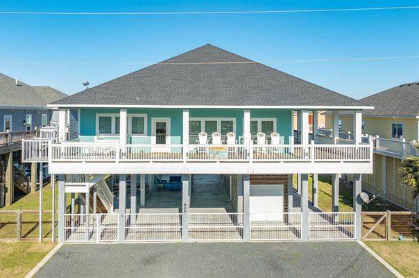 Exterior, Facade, Cape Cod