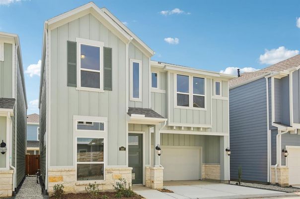 Attached, Exterior, Facade, Rowhouse