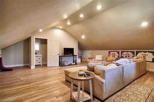 Interior, Living room, Recessed Lighting, Wood Texture Flooring