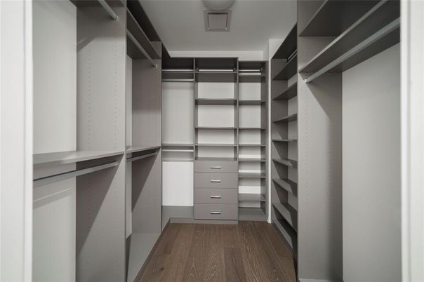 Interior, Walk-in Closets, Wood Texture Flooring