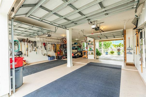 Garage, Interior