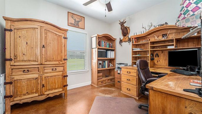 Home Office, Interior