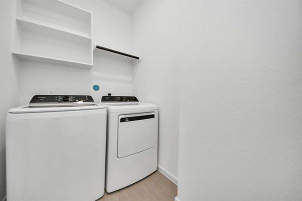 Interior, Utility Closets, Washer, Wood Texture Flooring
