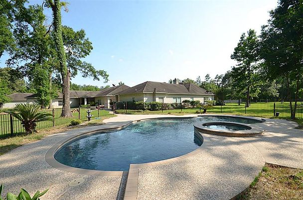 Backyard, Exterior, Pool
