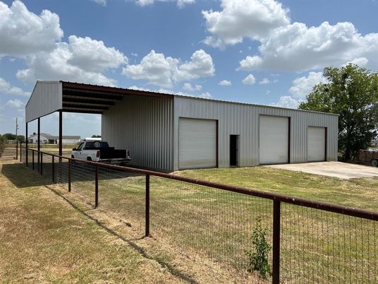 Backyard, Detached Garage, Exterior