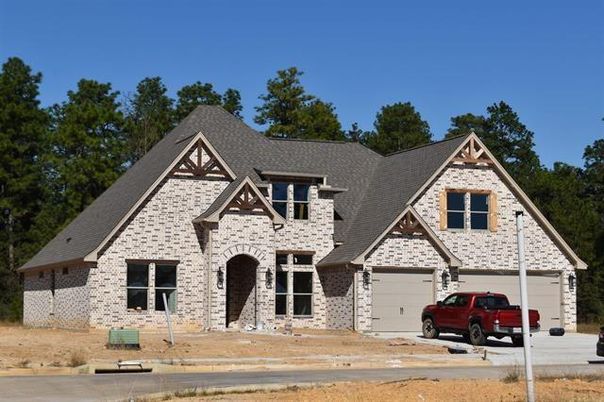Attached, Exterior, Facade, Tudor Revival