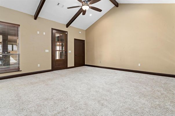 Empty room, Interior, Recessed Lighting, Wooden Beams