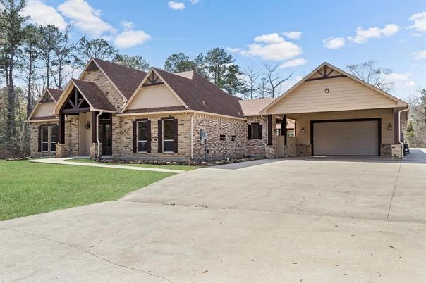 Attached, Exterior, Facade, Brick Facade, Ranch