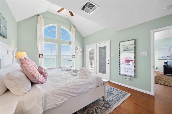 Bedroom, Interior, Water, Wood Texture Flooring