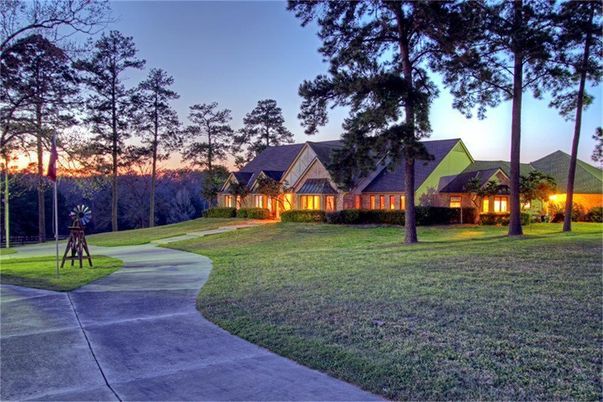 Backyard, Exterior, Facade, Log Home