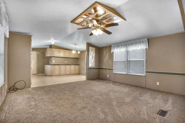 Empty room, Interior, Pendant Lights