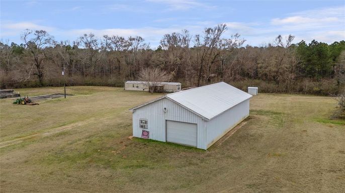 Backyard, Detached Garage, Exterior